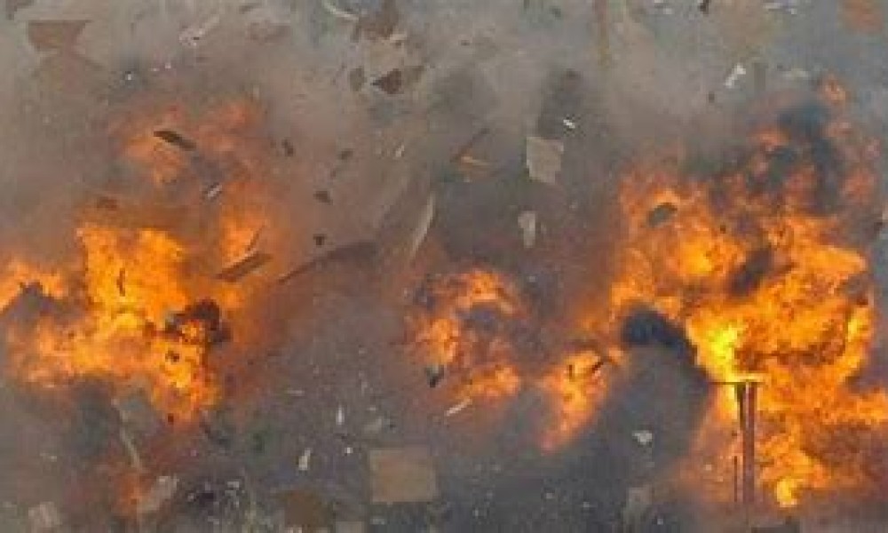 POLICE OFFICER KILLED,SCORES INJURED BY EXPLOSIVE CONCEALED IN A DONKEY CART